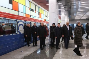 Мэр Москвы Сергей Собянин осмотрел подготовку станции метро "Румянцево" к открытию