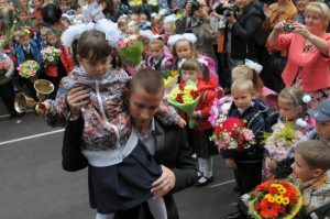 По состоянию на 1 июня в московские школы зачислены более 83 тыс первоклассников
