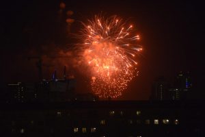 Праздничный салют в Москве. Фото: Александр Казаков, "Вечерняя Москва"