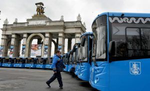 Особый автобусный маршрут появится в Москве во время акции «Ночь в музее». Фото: «Вечерняя Москва»