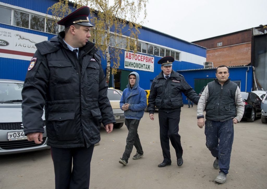 Полиция центр. Хамовники отдел полиции. Сотрудники полиции Якиманки. Милиция центр. Центральную милицию.