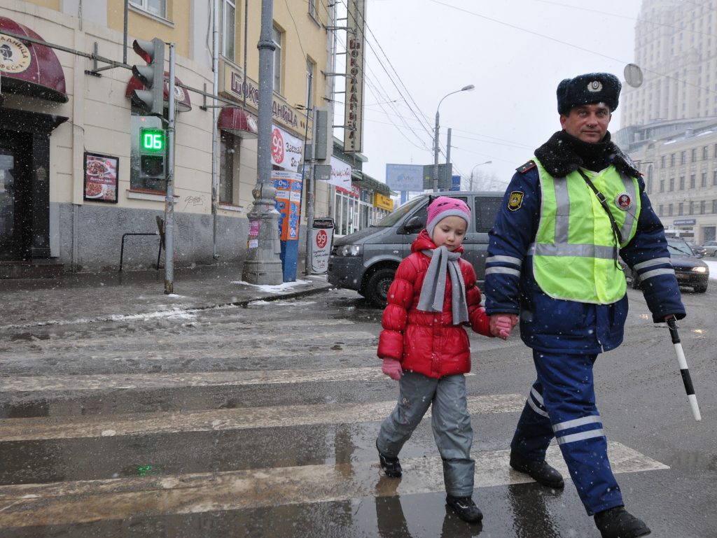 Фото дети переходят дорогу