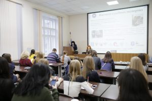 Перед участниками встречи выступили преподаватели, студенты и аспиранты. Фото: Московский государственный юридический университет