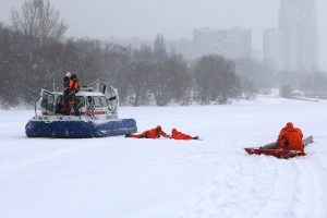 На поисково-спасательной станции «Строгино» Московской городской поисково-спасательной службы на водных объектах (ГКУ МГПСС) состоялось занятие. Фото: пресс-служба Департамента ГО ЧСиПБ