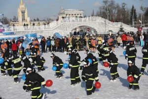 Глава МЧС России Владимир Пучков дал старт VII Всероссийскому пожарно-спасательному флешмобу. Фото: пресс-служба Управления по ЦАО Главного управления МЧС России по г. Москве