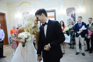 Почти две тысячи пар сыграют свадьбу в День города. Фото: архив, «Вечерняя Москва»