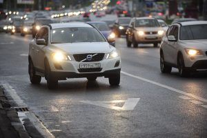 Только городской транспорт будет двигаться по 5 выделенкам. фото: Александр Казаков, «Вечерняя Москва»