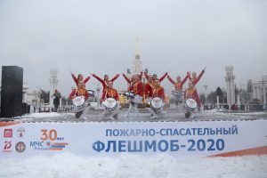Флешмоб столичных огнеборцев «Растопим лед вместе» приобретает статус Всероссийского
