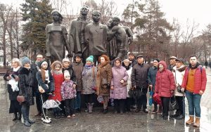 Партийцы Тверского района почтили память Партийцы Тверского района почтили память молодогвардейцевмолодогвардейцев