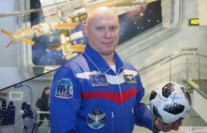 Космонавт-испытатель Олег Артемьев отметил серьезность угрозы COVID-19. Фото: Антон Гердо, «Вечерняя Москва»