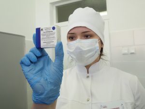 Со следующей недели прививки от COVID-19 смогут сделать работники МФЦ и сферы культуры. Фото: Антон Гердо, «Вечерняя Москва»