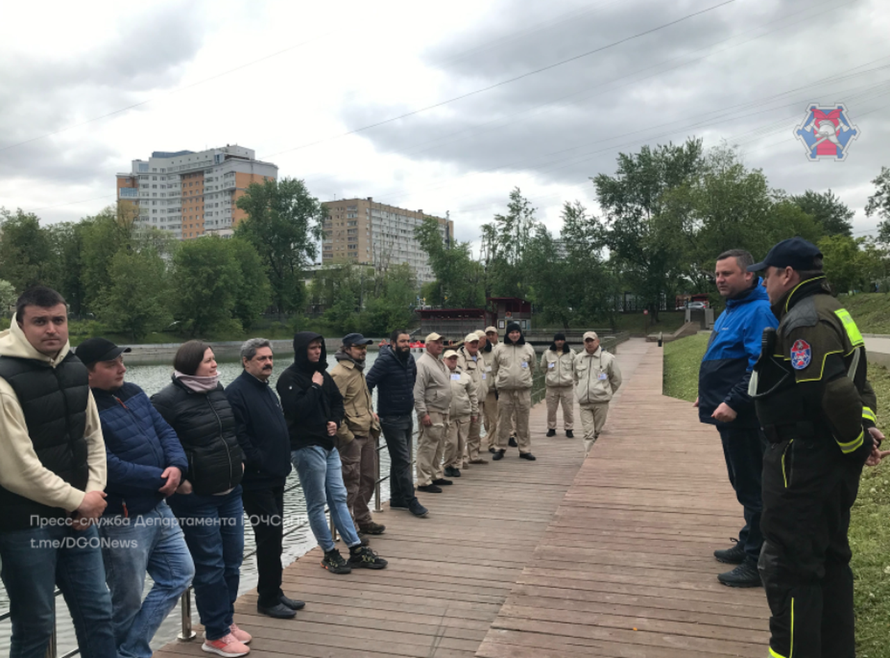 Сотрудники парка. ЦАО Москва сотрудники. Москва парк Александрова. Спас безопасность.