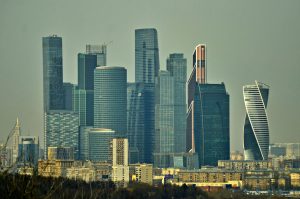 Мост в виде цепочки зеркальных сфер появится в «Москва-Сити». Фото: Анна Быкова 