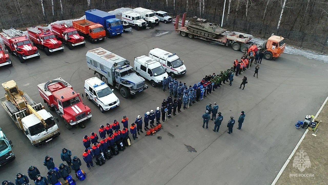 Ликвидация рсчс. РСЧС МЧС. Ликвидация последствий ЧС МЧС. Смотр техники в Биробиджане. Техника при ликвидации ЧС.