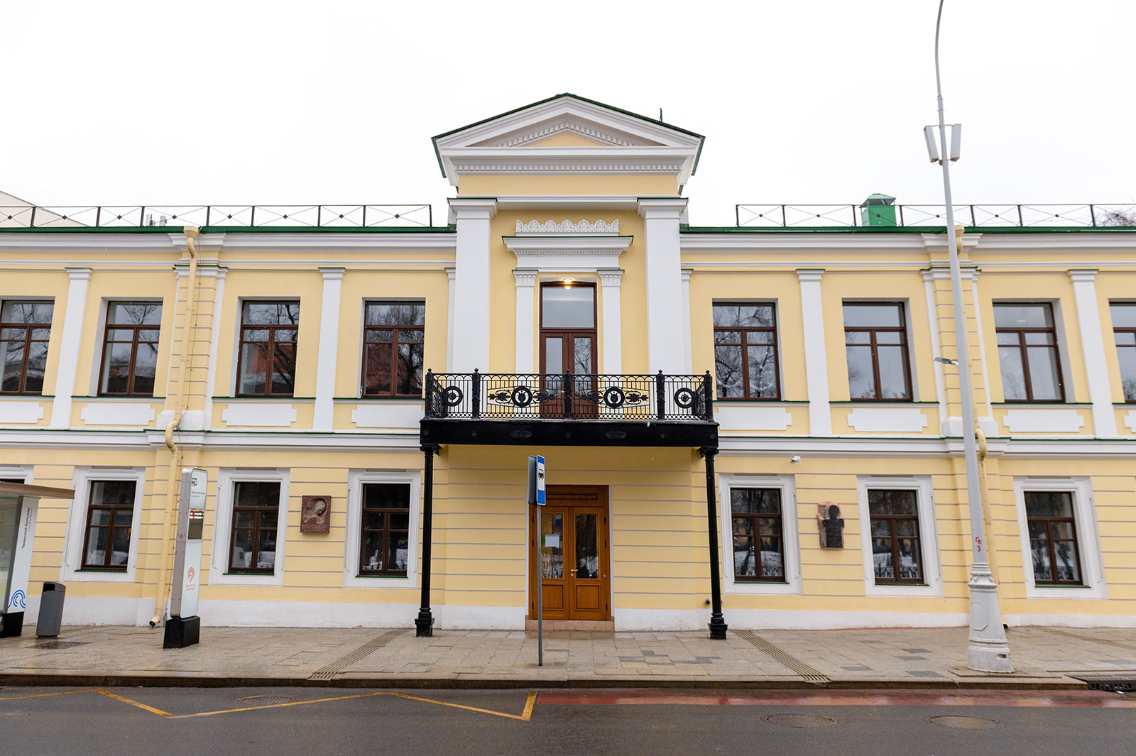 Литинститут вошел в новый маршрут проекта «Узнай Москву» | 18.07.2023 |  Москва - БезФормата