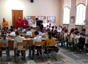 Воспитанники детского сада «Журавушка» приняли участие в шашечном турнире. Фото взято с официальной страницы школы №2123 в социальных сетях