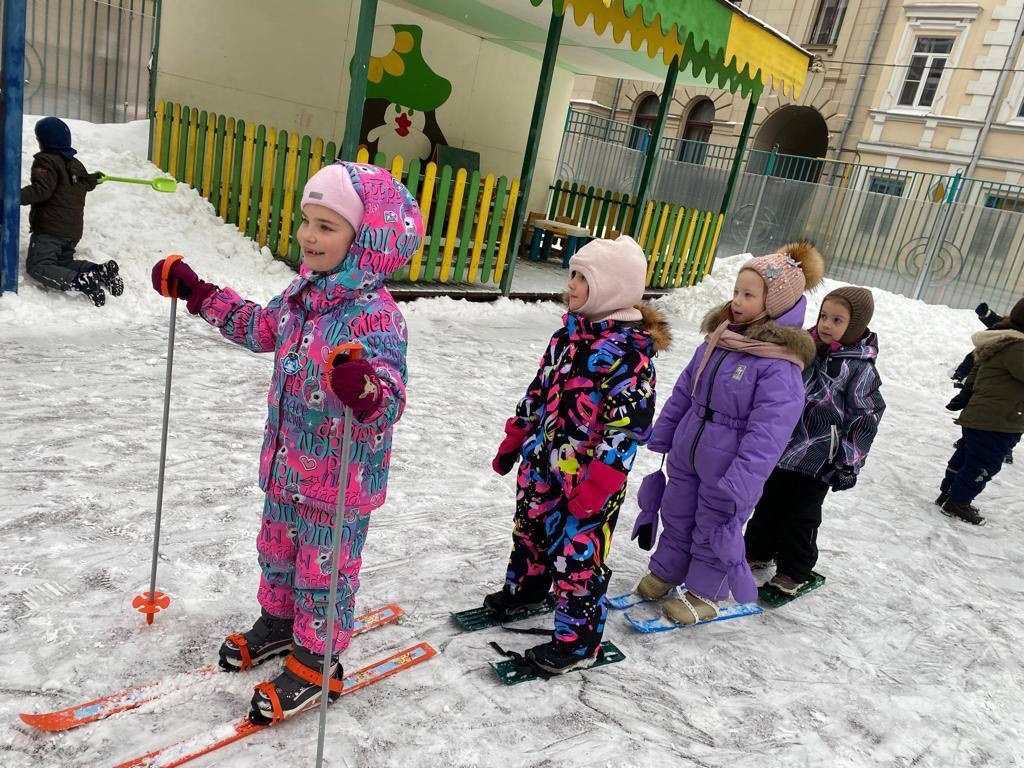 День зимних видов спорта отметили в детском саду при школе №2123 - На Пресне