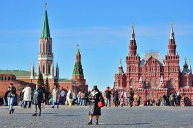В Московской прокуратуре напомнили об ответственности за незаконный запуск беспилотников. Фото: Анна Быкова, «Вечерняя Москва»