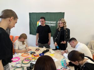 Молпалата района организовала мастер-класс по созданию рисунков. Фото: страница Молпалаты в социальных сетях