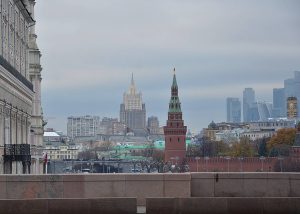 Около 20 тыс. участников выйдут 21 июня на Ночной забег в Москве. Фото: Анна Быкова, «Вечерняя Москва»