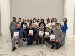 Ученики школы №1950 посетили здание программы «Спокойной ночи, малыши!». Фото: страница школы №1950 в социальных сетях.