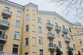 Одно из зданий с ризалитами восстановили в Пресненском районе. Фото: Фонд капитального ремонта многоквартирных домов города Москвы