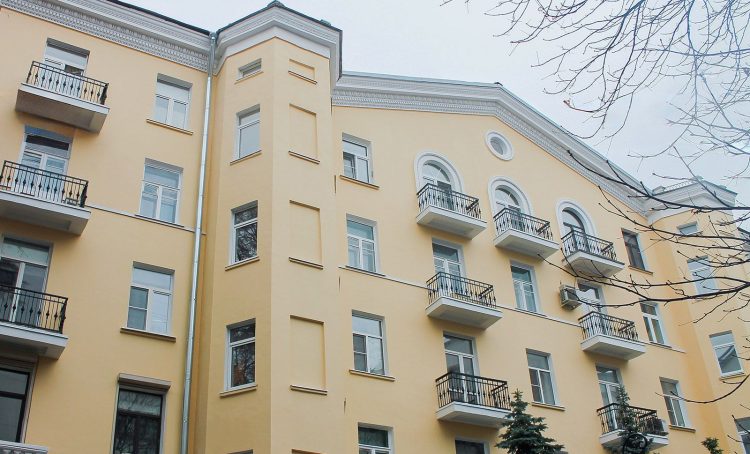 Одно из зданий с ризалитами восстановили в Пресненском районе. Фото: Фонд капитального ремонта многоквартирных домов города Москвы