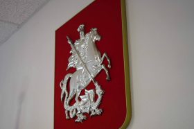 Обход территории совершил исполняющий обязанности главы управы Пресненского района. Фото: Анна Быкова, «Вечерняя Москва»