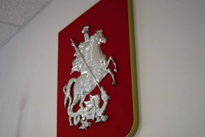 Обход территории совершил исполняющий обязанности главы управы Пресненского района. Фото: Анна Быкова, «Вечерняя Москва»