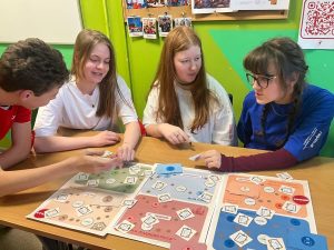 Командная игра о наставничестве сносится в школе №1950. Фото: страница школы №1950 в социальных сетях