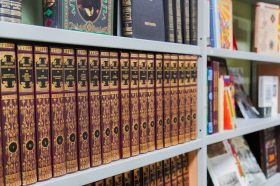 Мероприятие о памятниках в честь Дениса Давыдова состися в бибиотеке №11. Фото: Ксения Догонашева, «Вечерняя Москва»