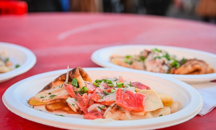 Масленичный блин закрутился в районе. Фото: пресс-служба Департамента торговли и услуг города Москвы