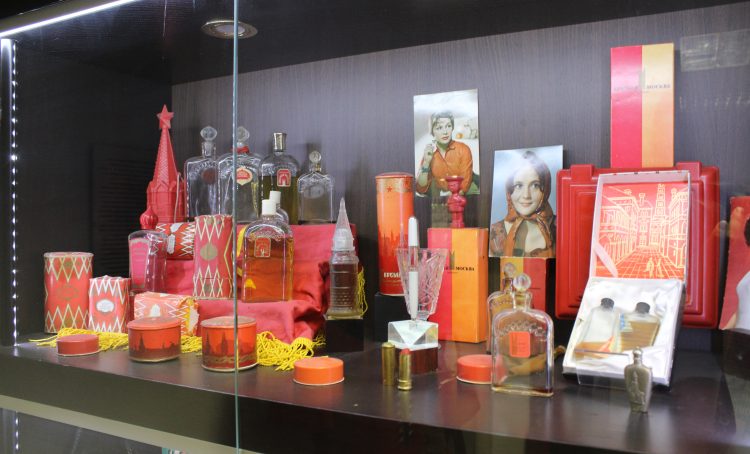 Знакомство со старинными парфюмами столичной фабрики пройдет в библиотеке №11. Фото: архив, «Вечерняя Москва»
